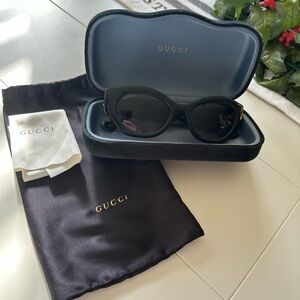 Gucci Women's Black Sunglasses w Box